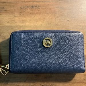 Michael Kors wristlet wallet